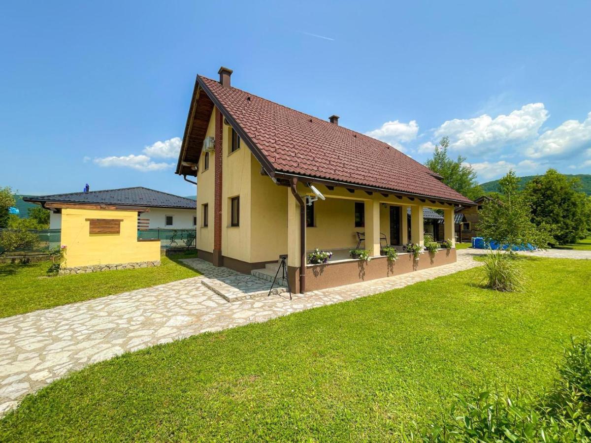 Holiday Home Avita Bihać エクステリア 写真