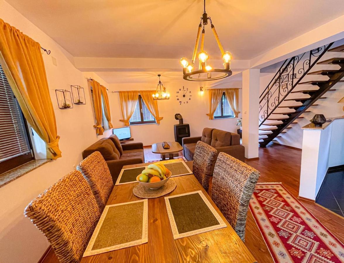 Holiday Home Avita Bihać エクステリア 写真