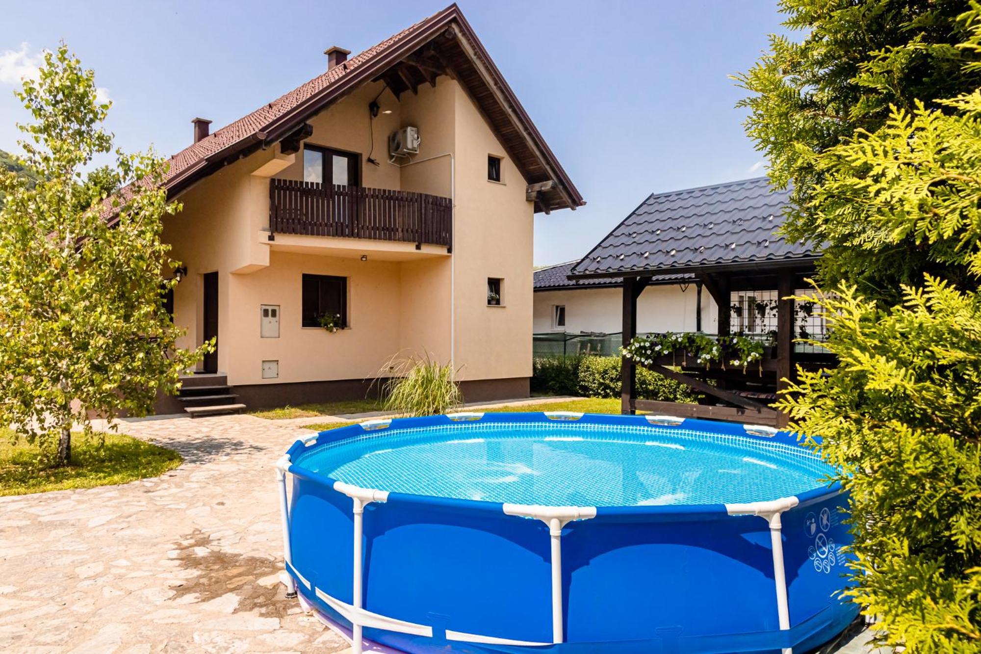 Holiday Home Avita Bihać エクステリア 写真