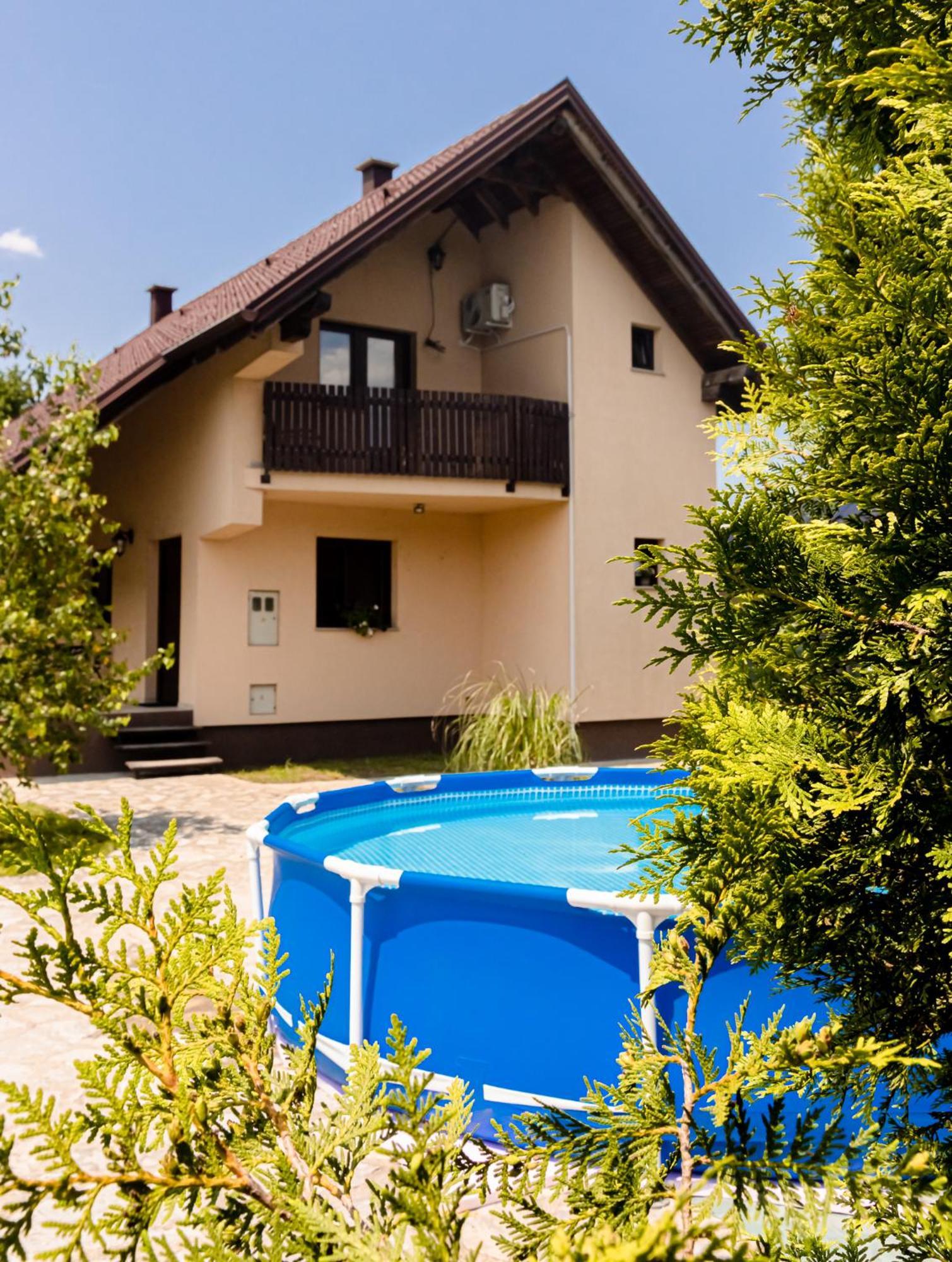 Holiday Home Avita Bihać エクステリア 写真