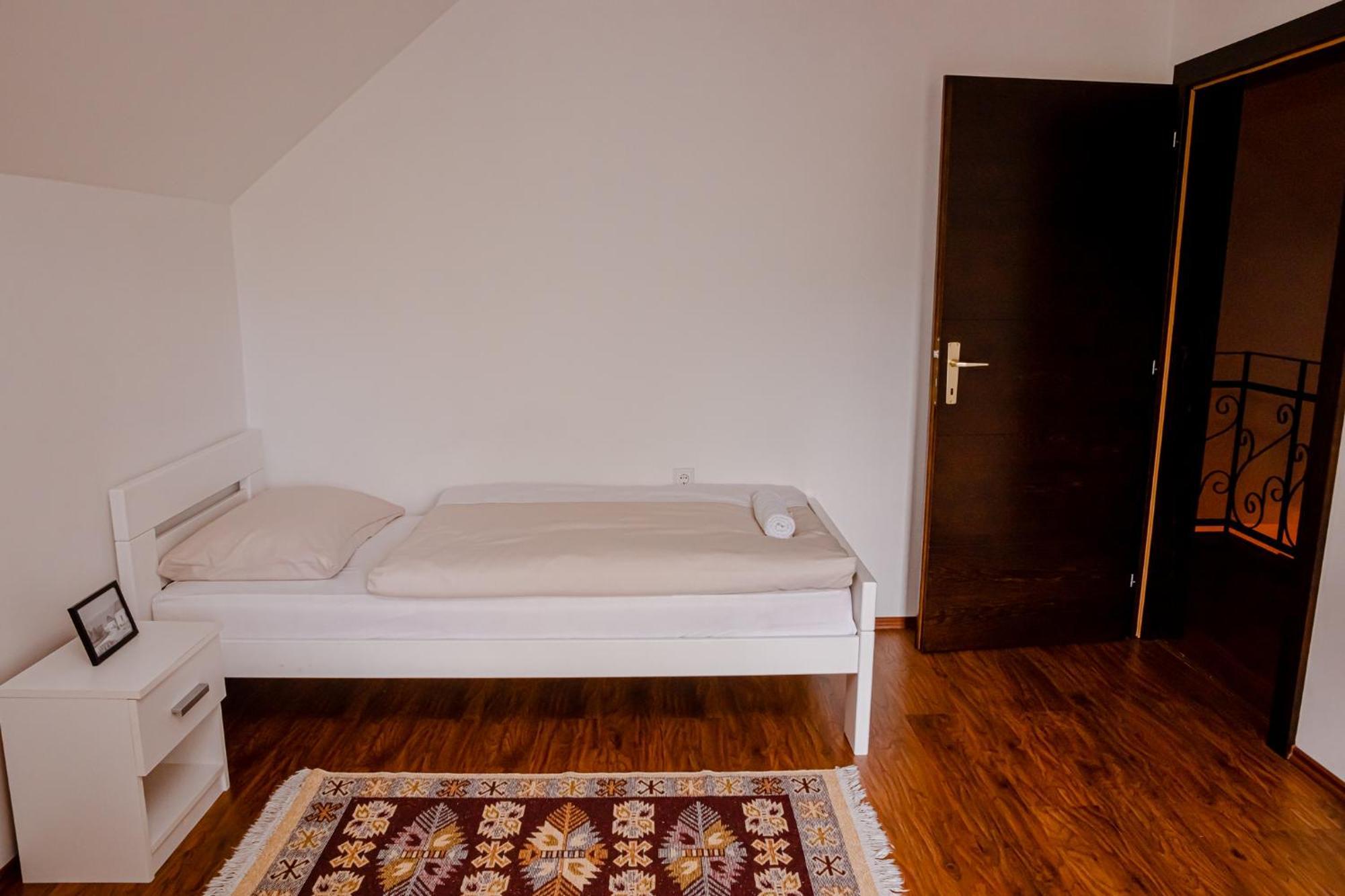 Holiday Home Avita Bihać エクステリア 写真